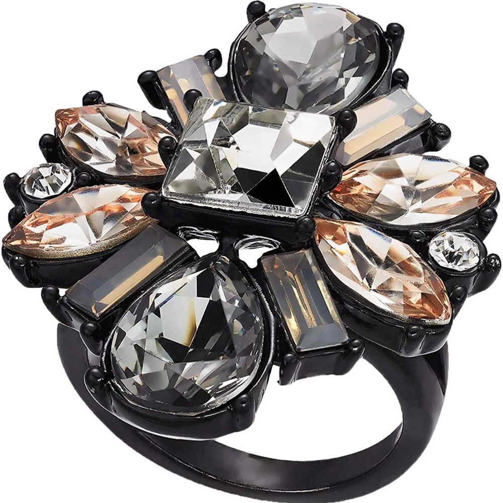 4/$25 Women’s Black Cocktail Crystal Ring NEW - Picture 1 of 4